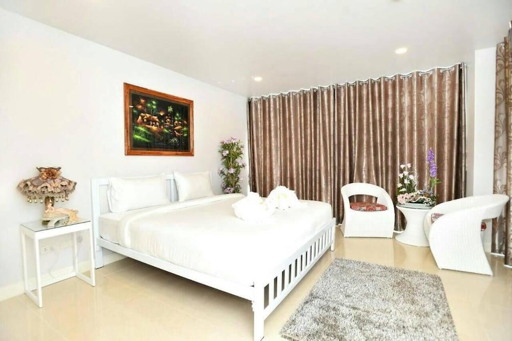 Parvena Hotel Bangkok Exterior photo